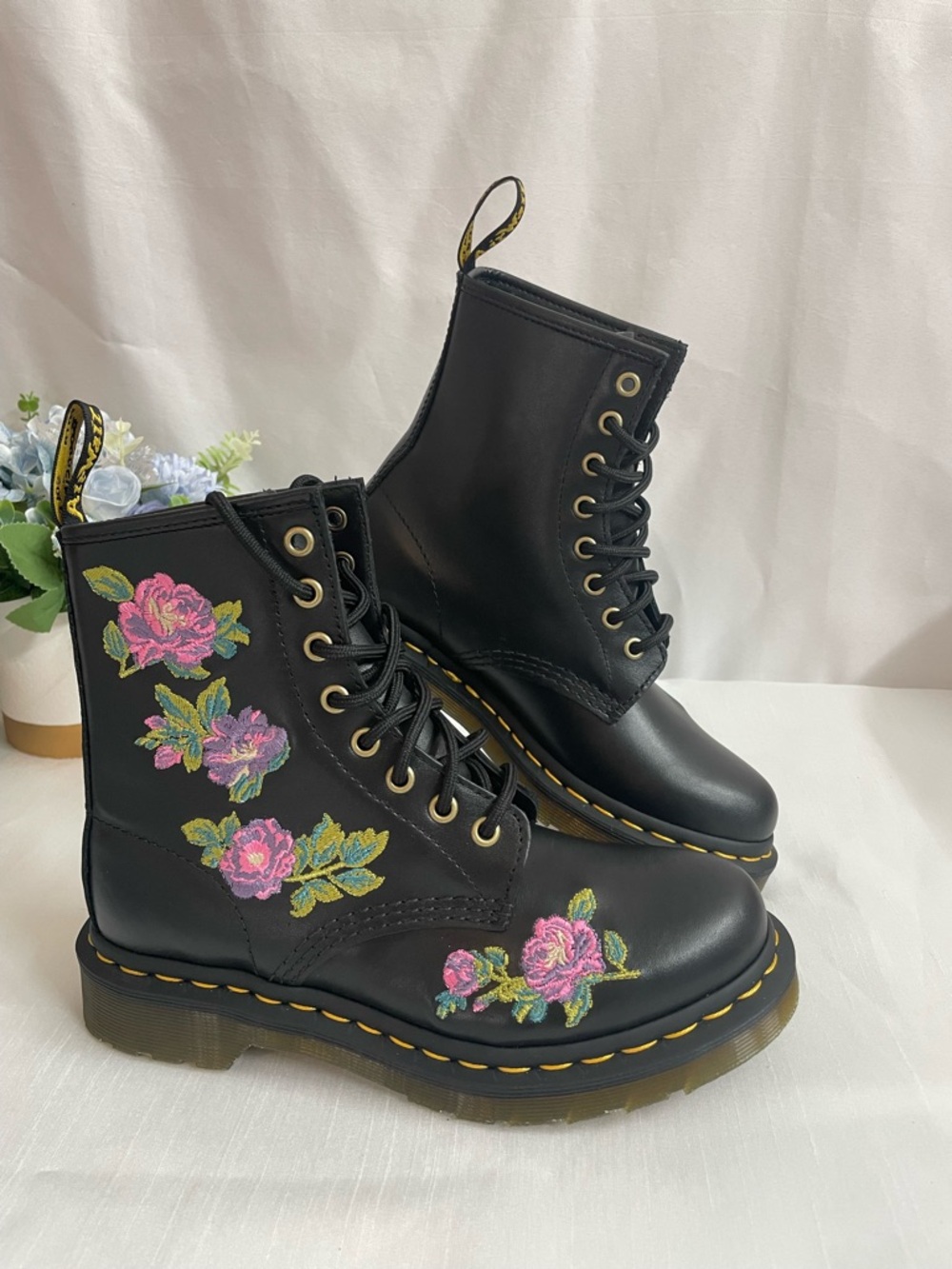 Dr. Martens 1460 Vonda  Black Lace-Up Boots Floral Embroidery US 6 L Big Girl